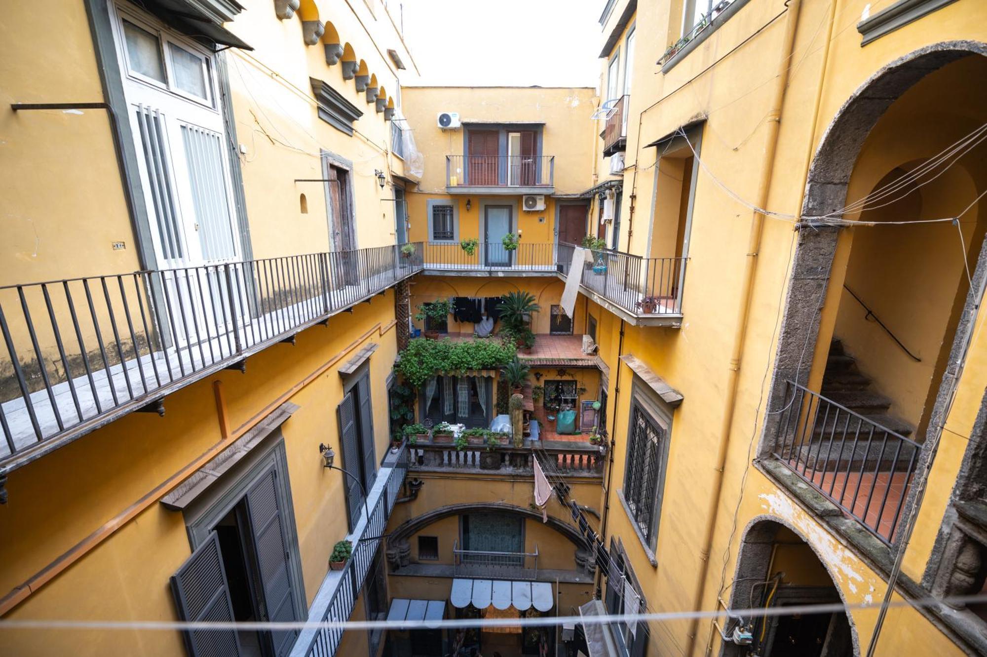 Stay Soft Apartment - Centro Storico Napoli Eksteriør billede