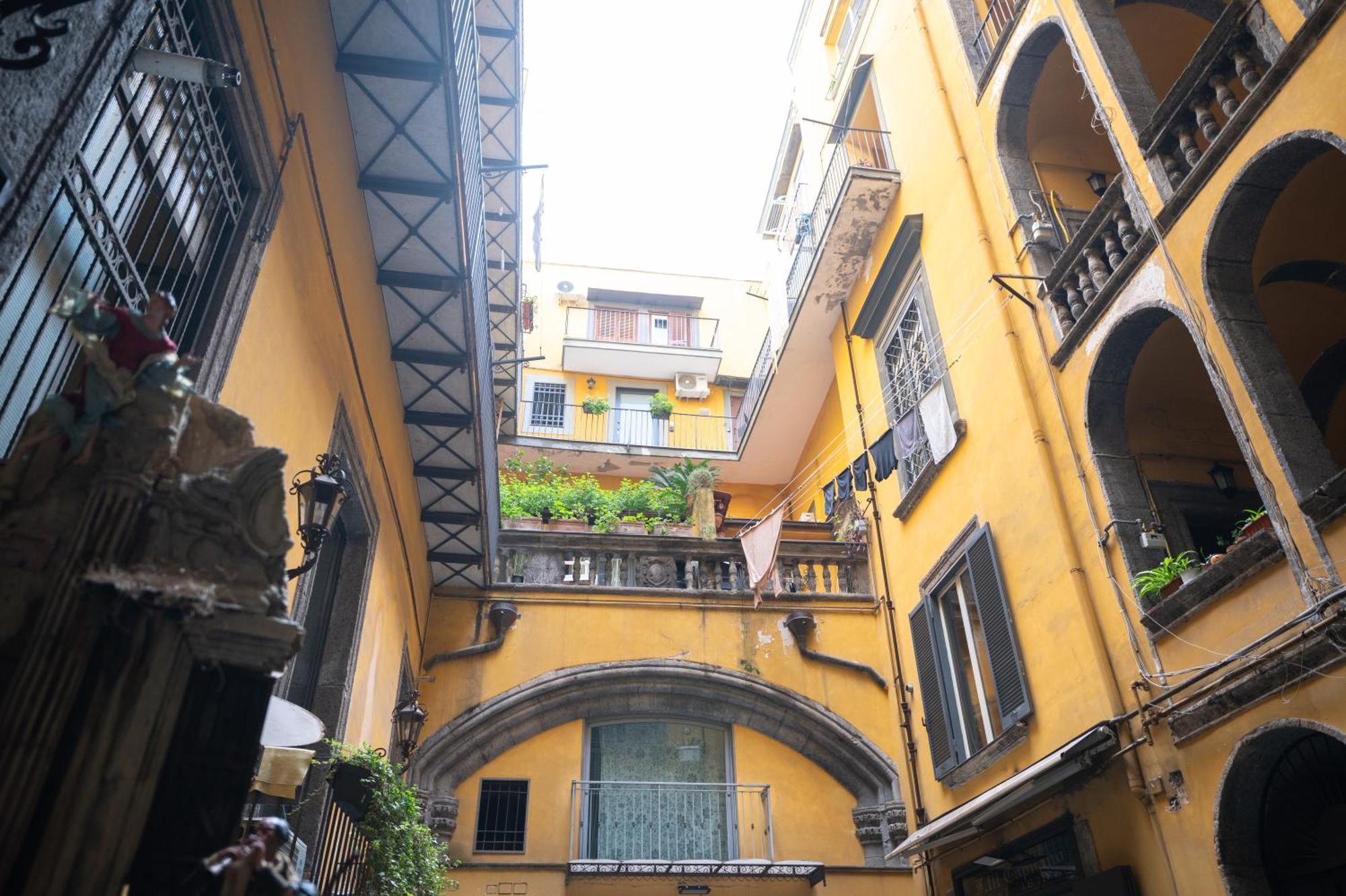 Stay Soft Apartment - Centro Storico Napoli Eksteriør billede